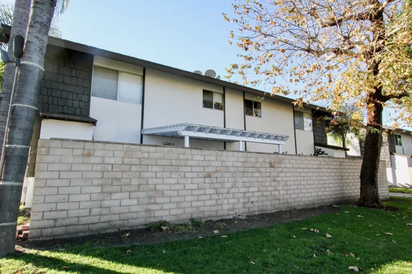 We are always looking to improve our listings if you are a member of the community and would like to submit any additional information such as: rules & regulations, board members, floorplans, school information, CC & R’s, HOA website, property manager pho