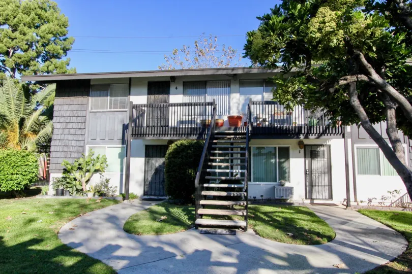 THE APARTMENT IN THE EDGEWOOD PARK WITH THE AIR CONDITIONER, UPSTAIRS, FLOWER POT, TREES, PLANTS