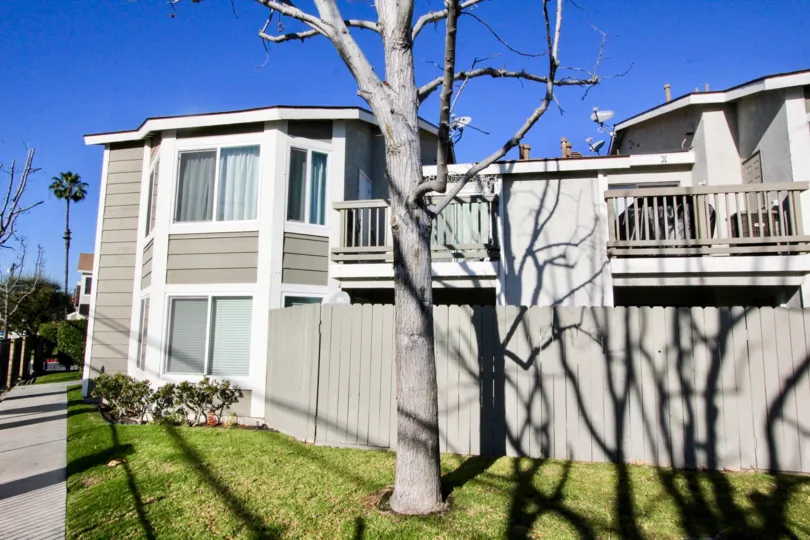 Park Villas is a neighborhood in Stanton, CA. Here is some general information on homeowner associations. Homeowner Associations consist of townhomes, condos or single family homes. HOA dues are usually required and with those fees you will get some featu