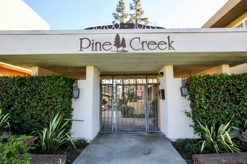 Nice Entrance Approach with gate and plants in Pine Creek of Stanton