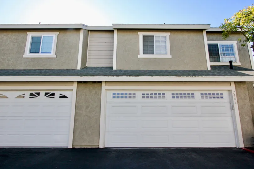 THE 7462 HOUSE IN THE WESTERN MEADOWS WITH THE TREES, SHUTTER