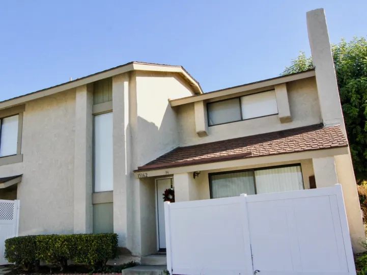 THE 15162 FLAT IN THE BRIARCLIFF VILLAGE WITH THE PLANTS, TREES