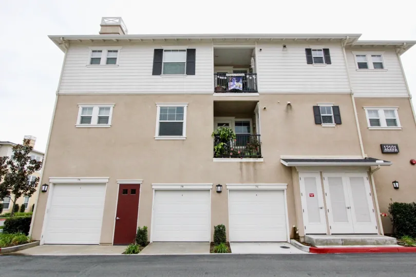 Street view of Cambridge Lane in Tustin, California.