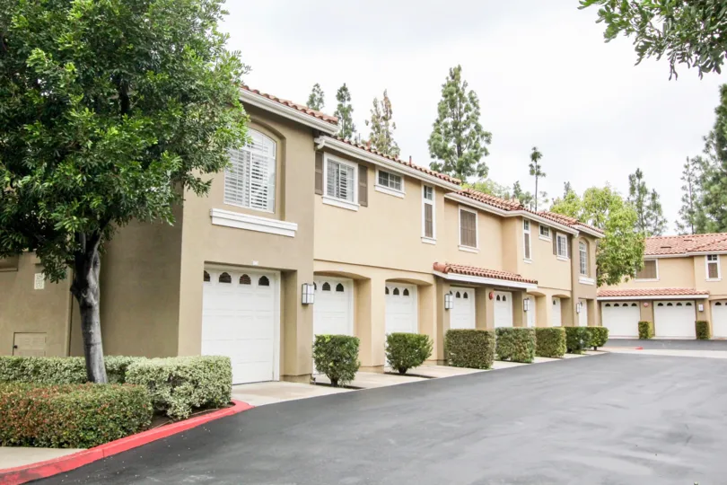 Perfect row of town homes in the Shadow Canyon Neighborhood.