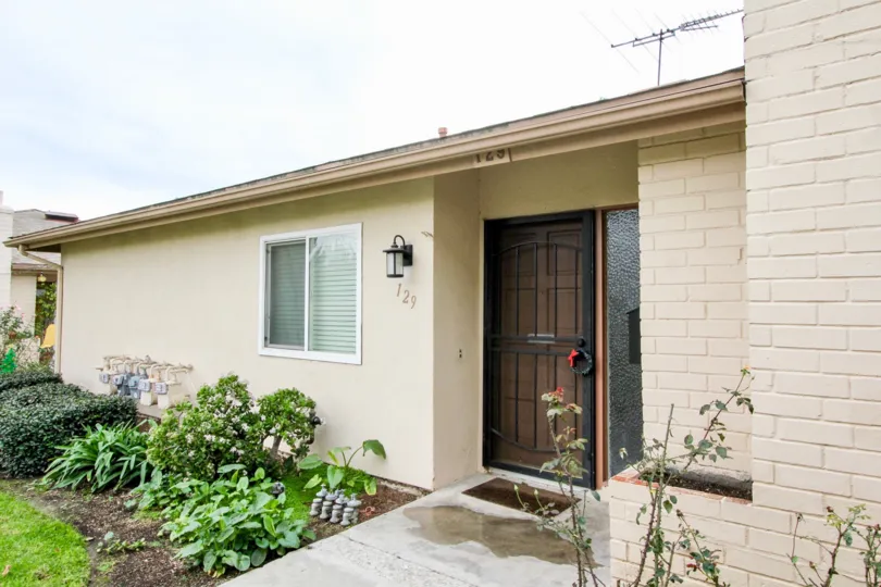 THE 129TH FLAT IN THE TUSTIN PARK VILLAS WITH THE MOTOR, PLANTS, ANTENNA