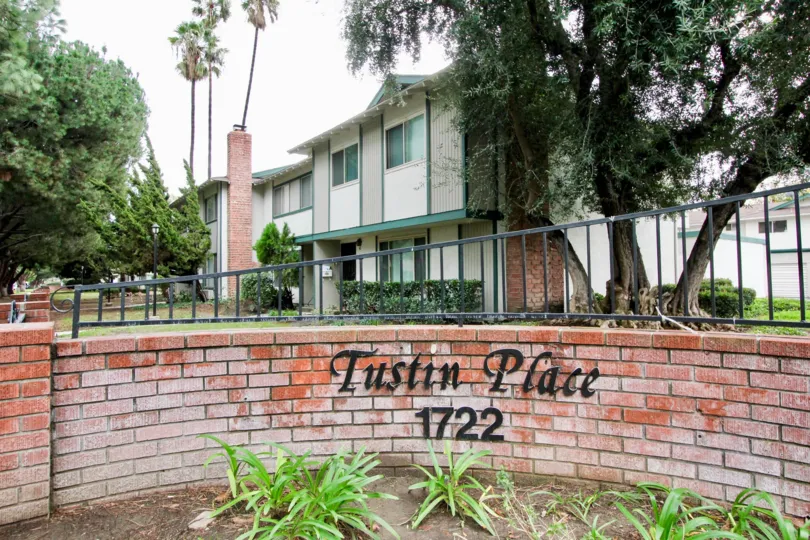 the tustin place is a gardening part of the tustin city in california