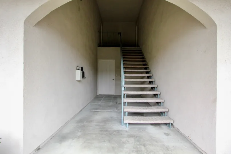 the tustin verdes is a curve house of the tustin city in california