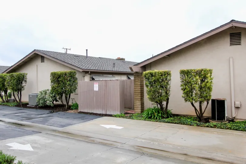 Villas with road point and small garden in Tustin Verdes of Tustin
