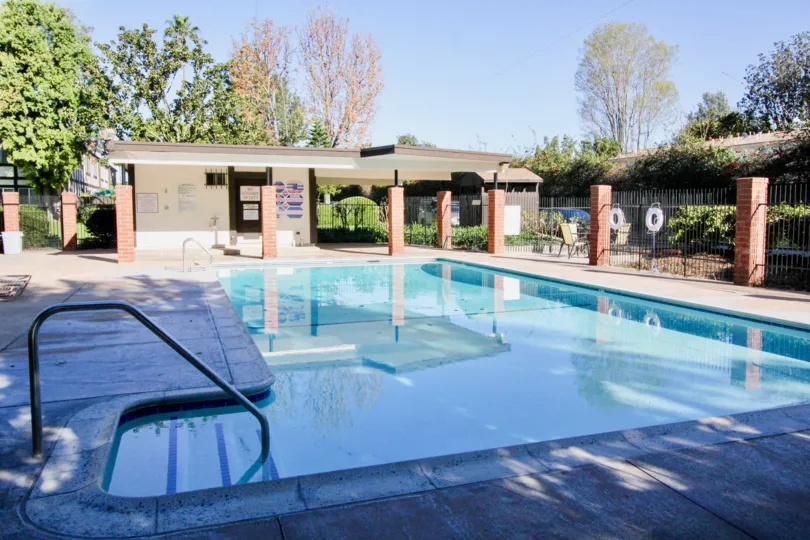 the williamshire condos is a colourful swimming pool of the tustin city in california
