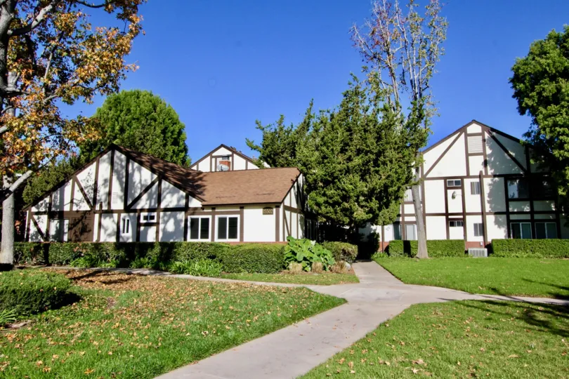 the williamshire condos is a cross model house of the tustin city in california