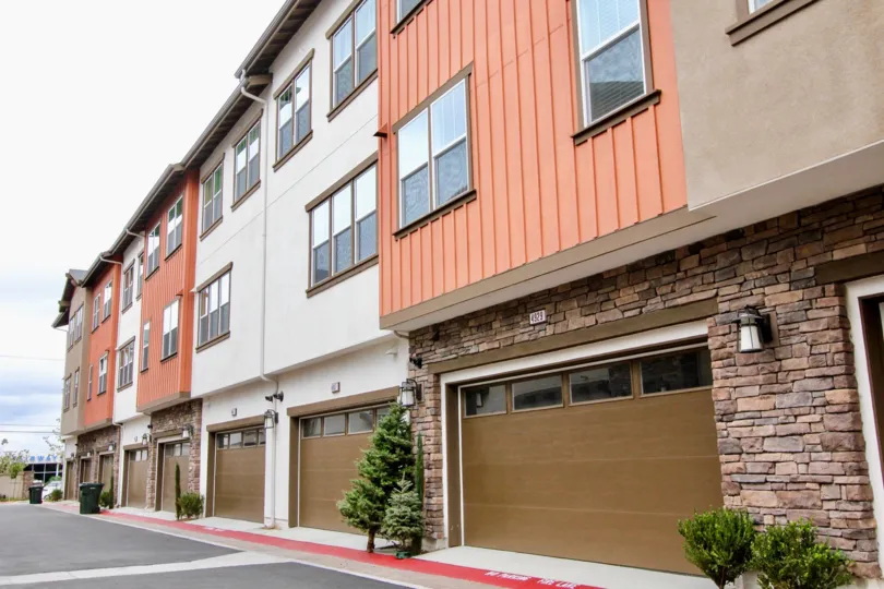 A big beautiful apartment in the Heritage Crossings with glass windows and big doors, near the road side.