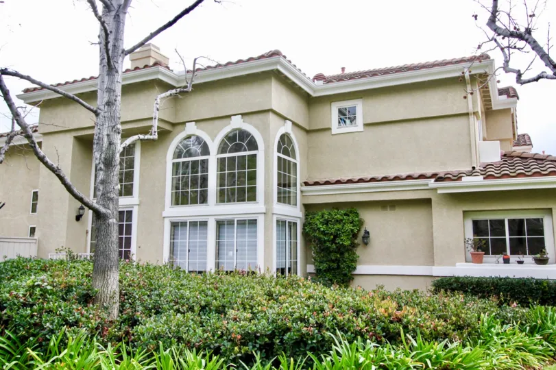 La Terraza I Yorba Linda California windows occupy most of the building portion with grill model in it
