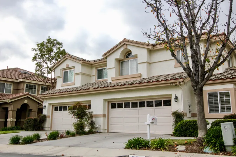A cloudy day outside a La Terraza I townhouse in Yorba Linda, California