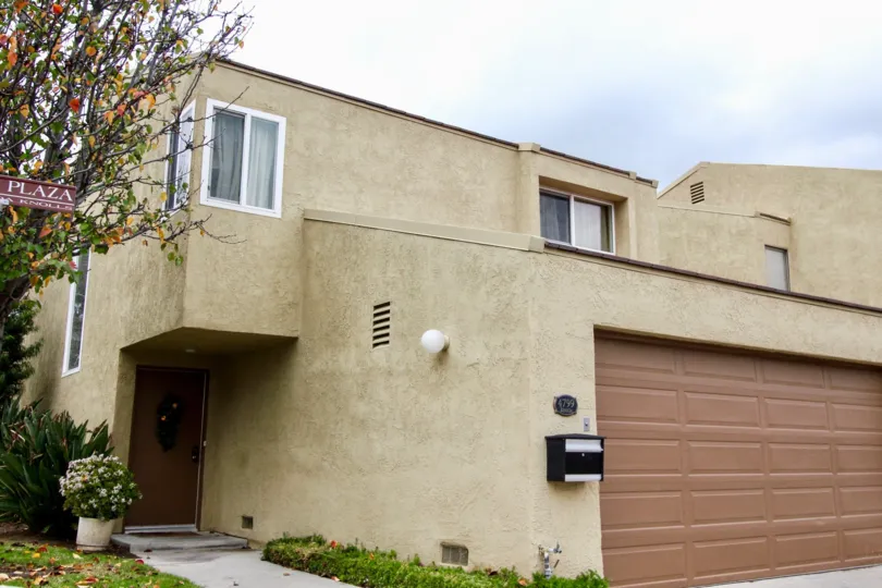 Brick beige community Yorba Linda Knolls, Yorba Linda California