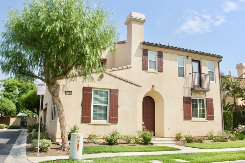 a beautiful home in corona city at california with beautiful architecture