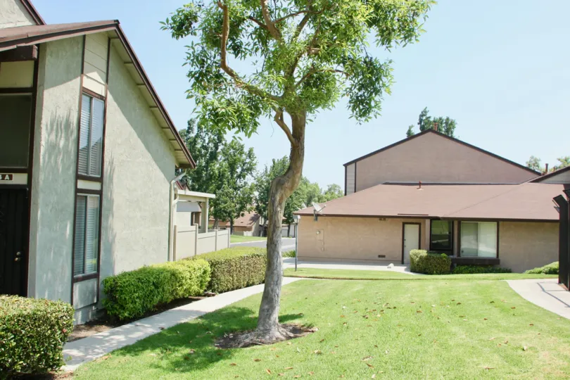 The outsource looking of Laurelwood buliding in corona at califorina