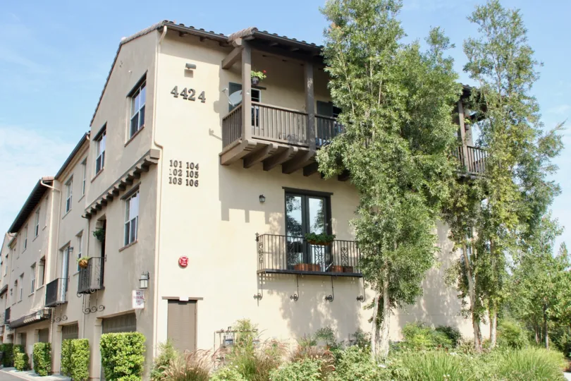 galant apartment buildings in Market Street, Coronoa, California