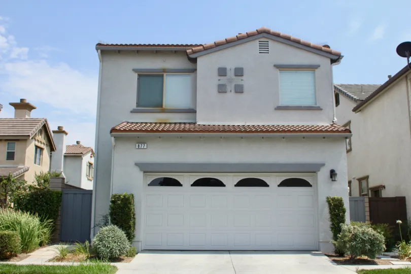 river road village homes corona california house garage driveway