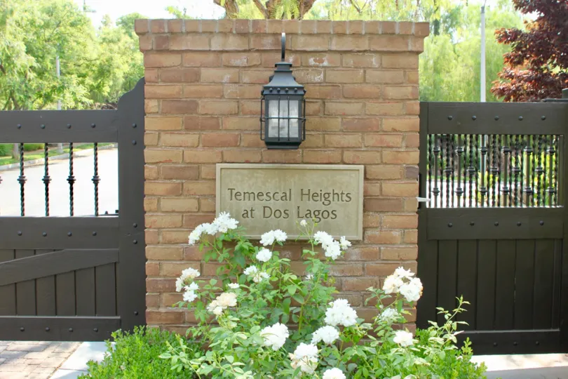 A big royal house live with your family with pride in temescal heights corona California