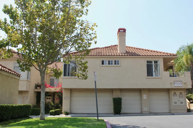 Amazing 2 storey building apartments of The Terraces at Sierra Del Oro, Corona, California
