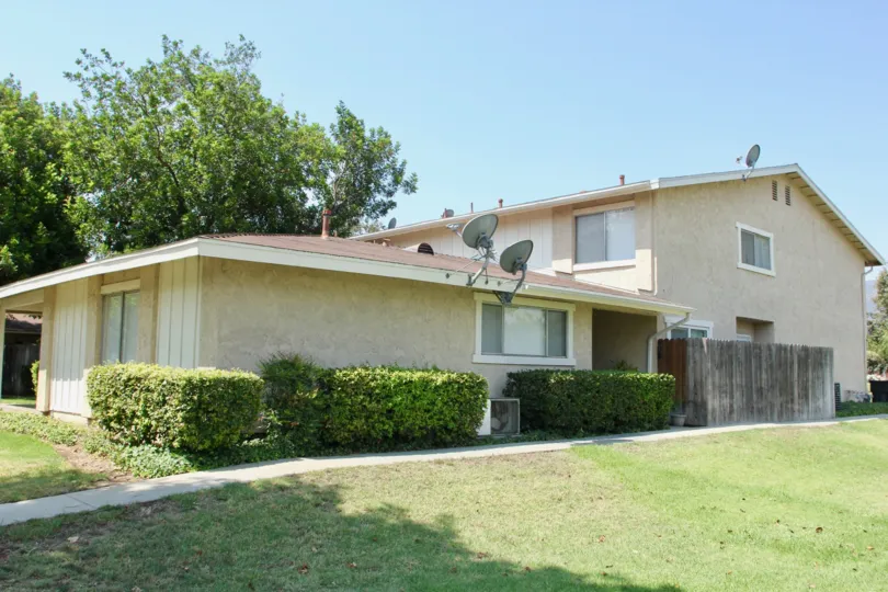 This house is located in Corona California, in the Village Grove Four Plex. It provides a great place to enjoy the sun
