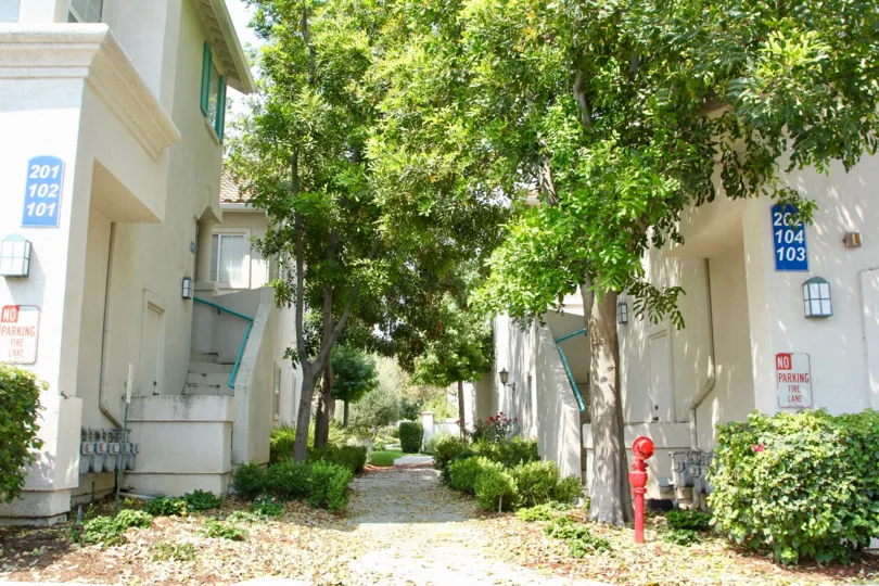 A very close look at Villagio's apartment finish and her immediate surroundings, Corona, California