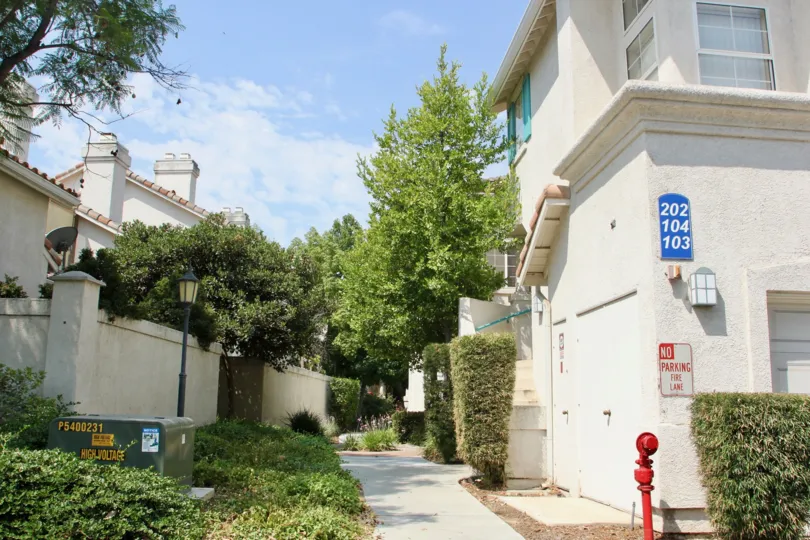 A very close look at Villagio's apartment finishing style and the surrounding, Corona, California