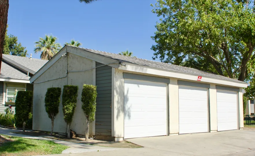 Three-car garage in the Dartmouth Arbors community of Hemet, CA.