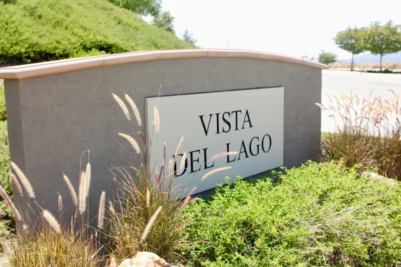 the sunny day at Vista Del Lago, lake elsinore, California looks more greenary