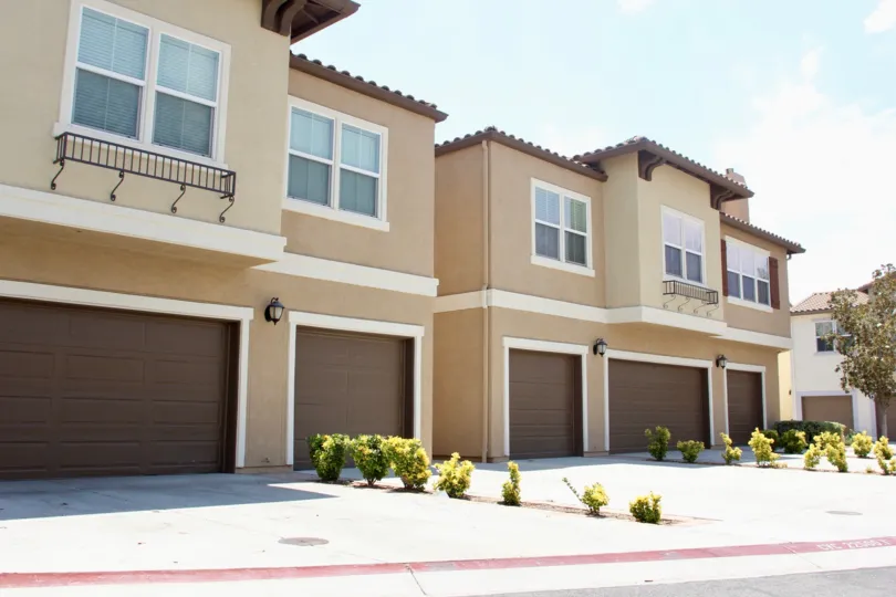 Minimalistic designs of Vista Del Lago apartment builidings, Llake elsinore, California