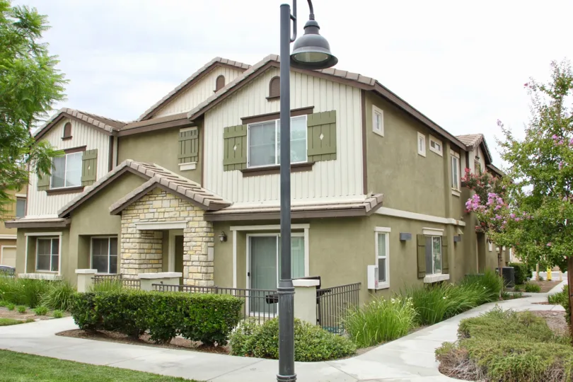 Modern looks of the apartment in Paseos at Crown Valley, moreno, Valley, California