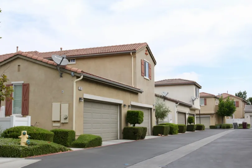 Parkside at Towngate moreno valley California has nice paint, dish and cute windows with small doors