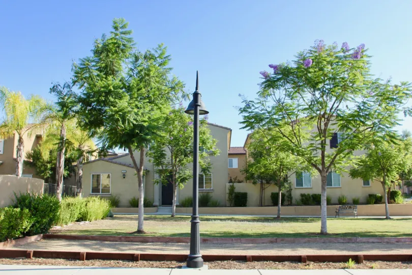 simple afternoon view of Paseos at Crown Valley, murrietta, california