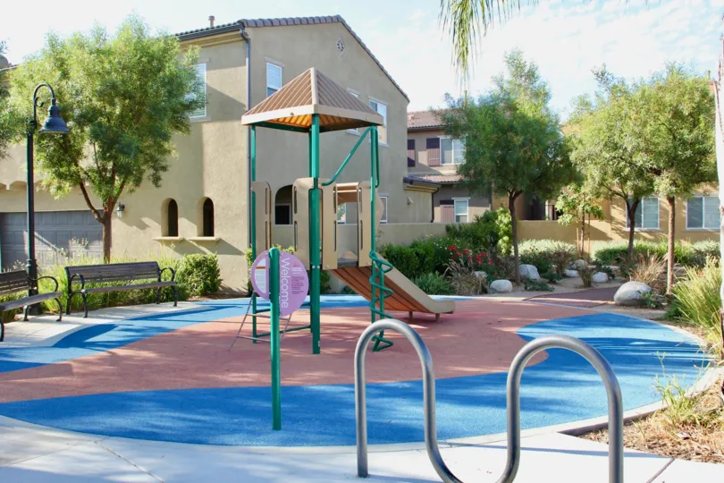 The sunny day in the Paseos at Crown Valley with children's playground