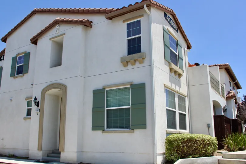 Front view of Classic building Sonrisas at Murrieta