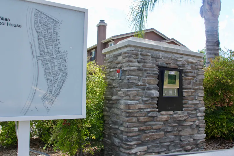 I just love the front momuments and poster boards infront of the Old School house in the Villas.