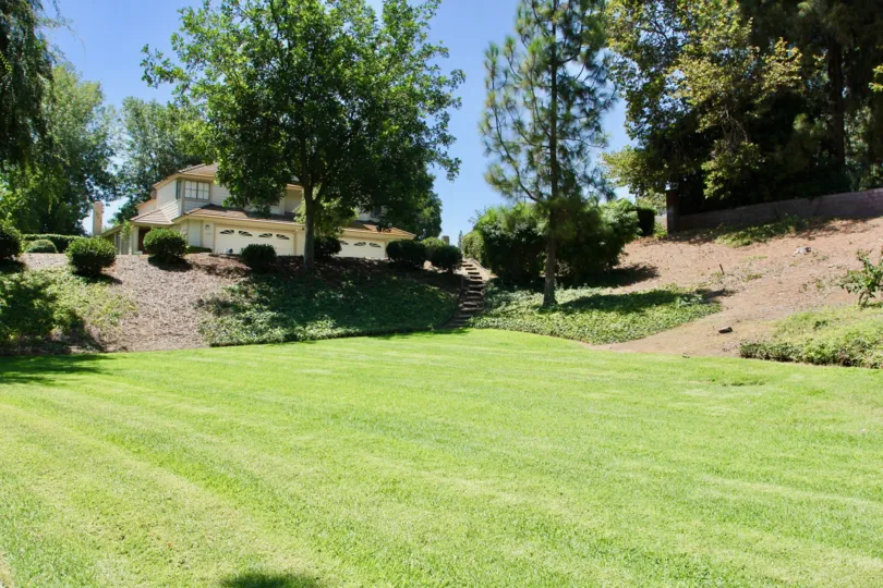 A farmable house with greenaries in Crawford country riverside California