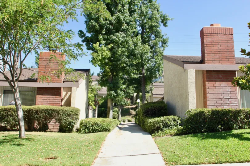 A SUNNY DAY IN THE Crest View Estates IS AN PICINIC PLACE