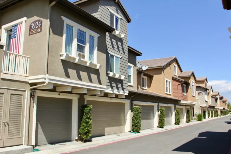 A very good home to live happily with your family in Georgetown square riverside California