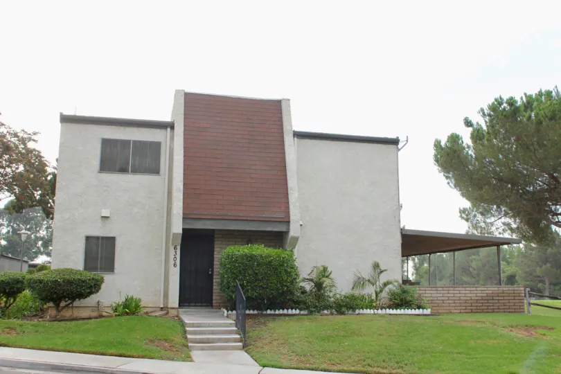first hand view of the minimalistic design of urupa Hills Country Club apartment building