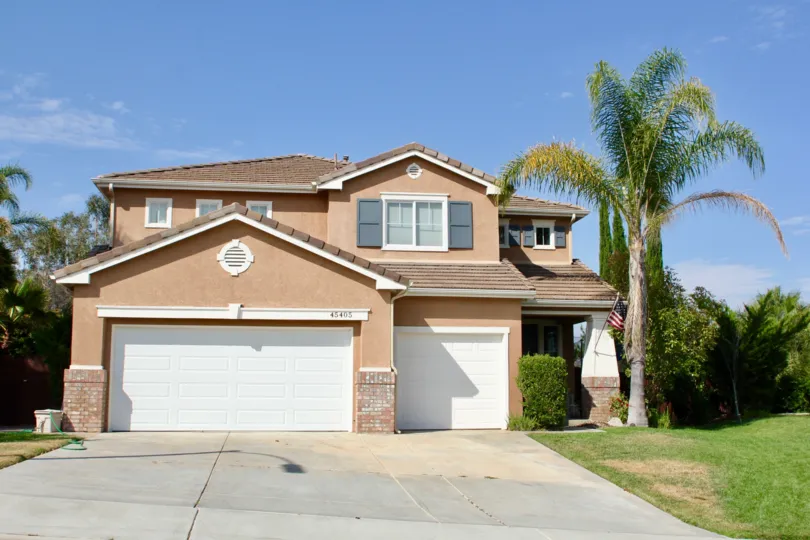 A beautiful two story home in the Fairways at Redhawk in Temecula, California. Surrounded by beautiful green trees and a 2 car garage.