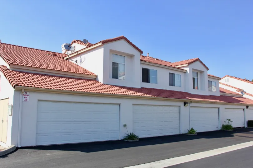 Garage view of Rancho Del Mar in Temecula California