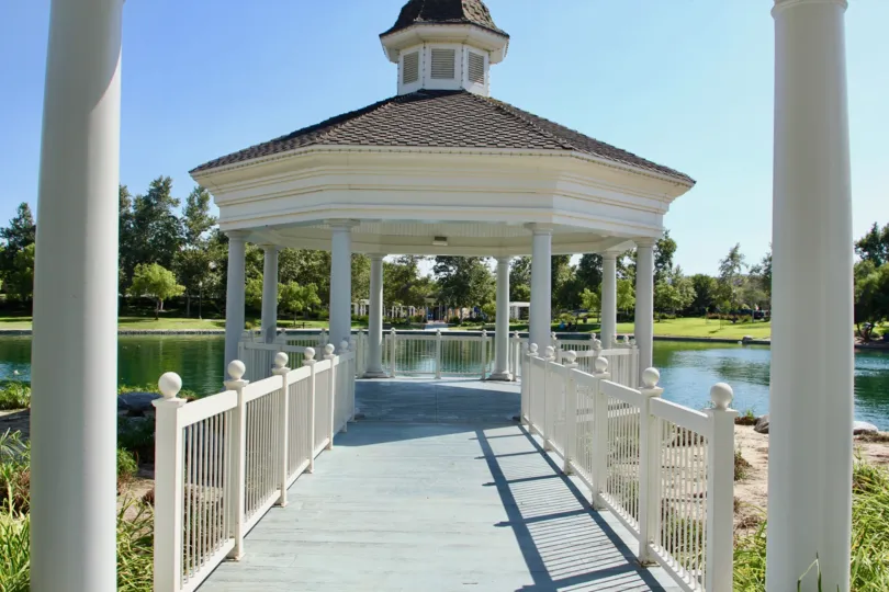 A beautifiul shelter, overlooking the lake and amazing scenery. This is located in Temecula California, At Savannah at Harveston