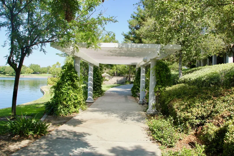 A bright morning at Savannah at Harveston with a beautiful lake.