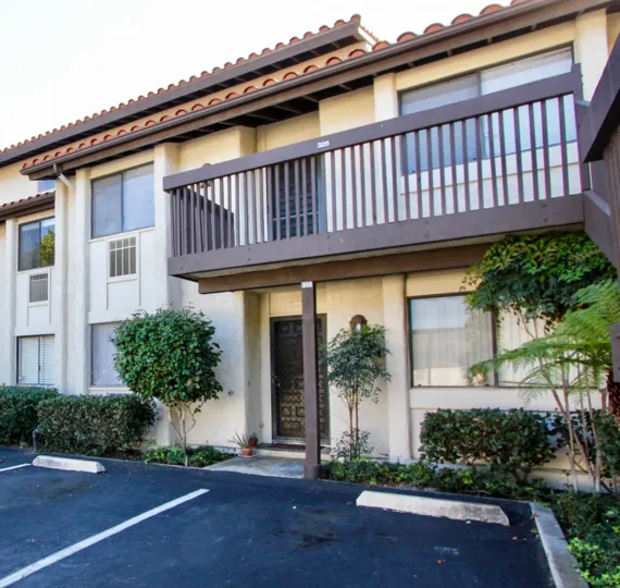 beautifull homes at 2500 Navarra in Carlsbad, California