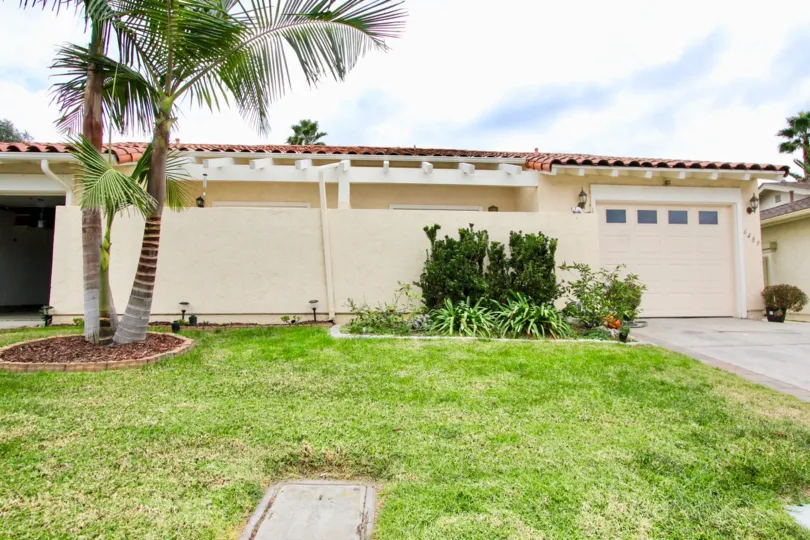Alta Mira a community with green landscaping in Carlsbad, California.