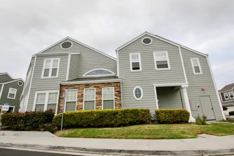 Nicely built Building with lawn in Bayshore of Carlsbad