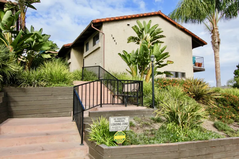 the casitas de la costa is a banana tree house of the carlsbad in ca