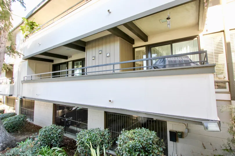 the costa verde is a steel house of the carlsbad city in california