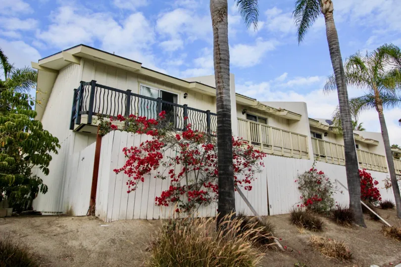 the el oasis is a full safety house of the carlsbad city in ca